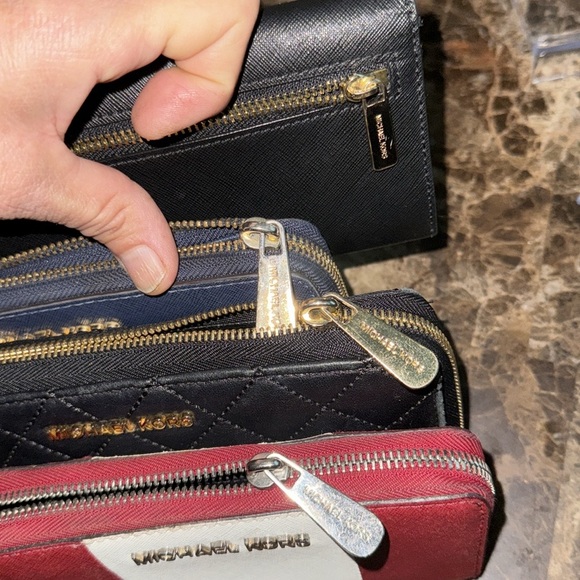 4 MICHAEL KORS low start WALLET EUC BUNDLE - Picture 12 of 12